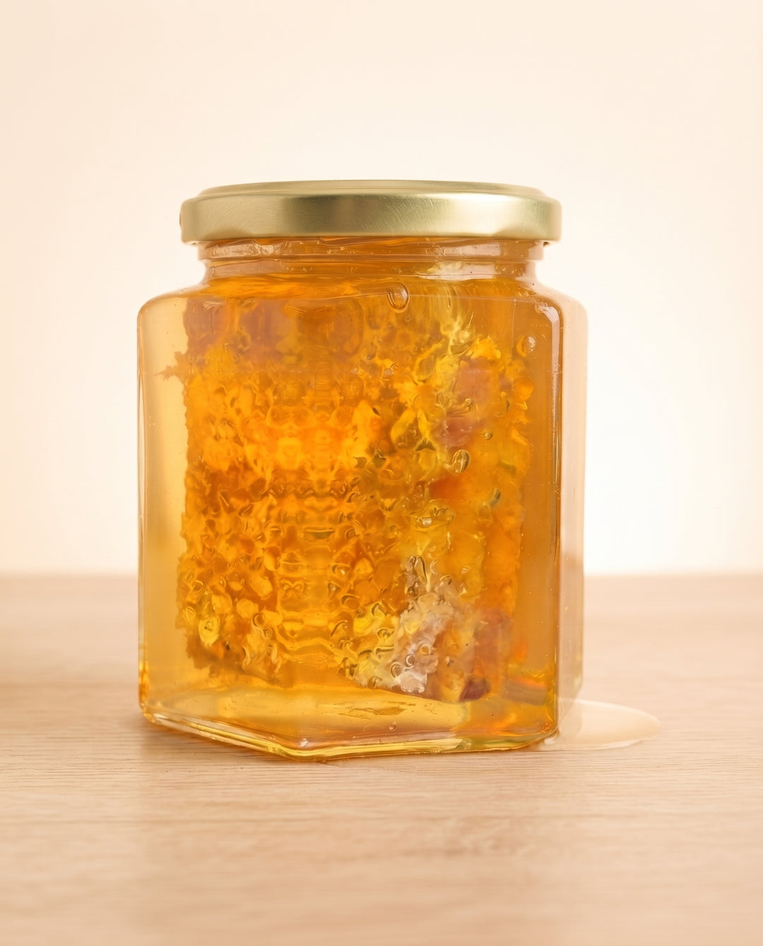 Wabenstück im Akazienhonig – Honig im Glas (450g)